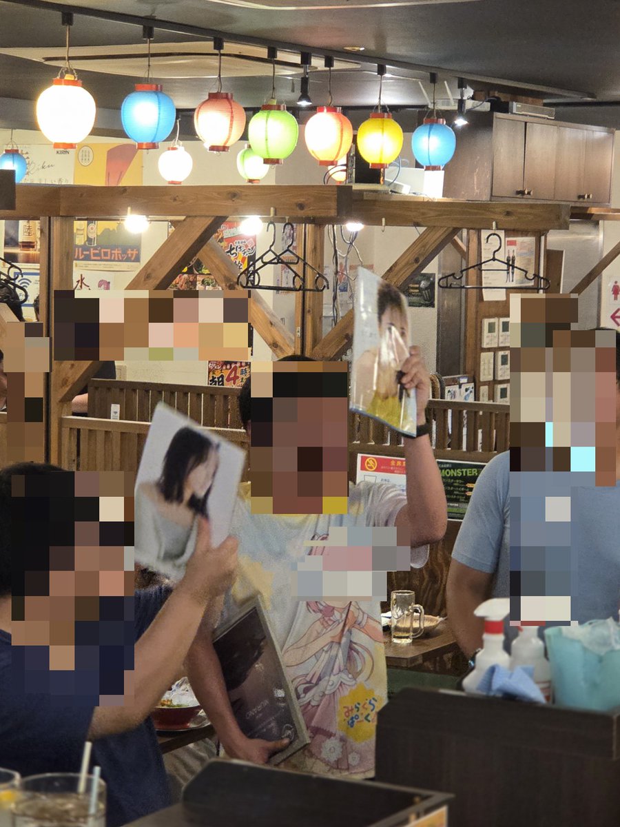 kusoiruca's tweet photo. ご縁があり蓮6th終わりに蓮ノ空海外勢の飲み会に参加してきました

私は日本語しか喋れませんが海外勢から「weak man」とか「弱者男性」とかどこで覚えたか不明な単語を覚えてるオタクばっかで楽しかったです！

「オタク弱い。だから日本は戦争で負けた！」というジョークで敗戦国を感じました… https://t.co/8kC6cRWrMR