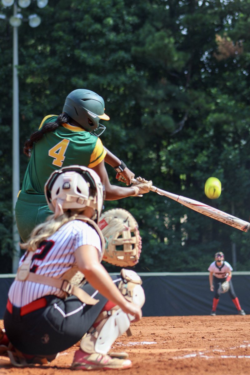 JojoArtis2031's tweet photo. 14U Co-Champions! 🏆 We went 6-0 this weekend with canceled games and weather delays.  I love playing with these girls. 💚💛 Back to work to get ready for Indiana next week. 🐍 #bethestandard #controlthecontrollables 

@AtlantaVipers12 @LineDsoftball @legacyshowcase1 @recruits_next @SBRRetweets @HBCUSoftball @RecruitMatador @SoftbalAmerica @PrepSoftball @MizunoFPitchNA @SoftballDown 
@THEWOWSB