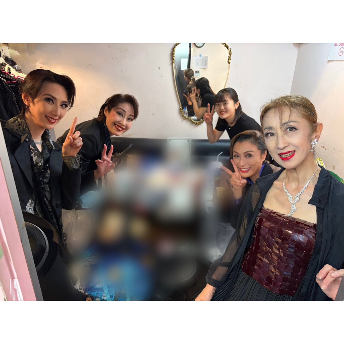 h__ms121's tweet photo. 若葉ひろみさん Presents「＆FOUR」vol.1
ピアノ伴奏させていただきました💐

宝塚OGの皆様とのLIVE
私にとっても初めて尽くしのことばかりでした

若葉ひろみさんをはじめ、立樹遥さん、朝澄けいさん、涼麻ともさん、皆様がとても優しく、リハから本番まで楽しく過ごさせていただきました🩶✨ https://t.co/8tjlIx6zSD