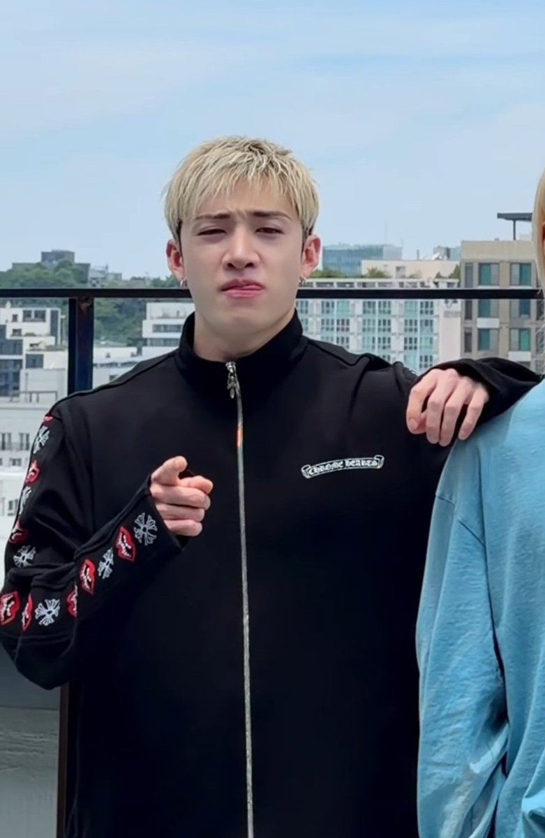 hyunchanstar's tweet photo. .......oh bang chan........... https://t.co/JClRqgeMvG