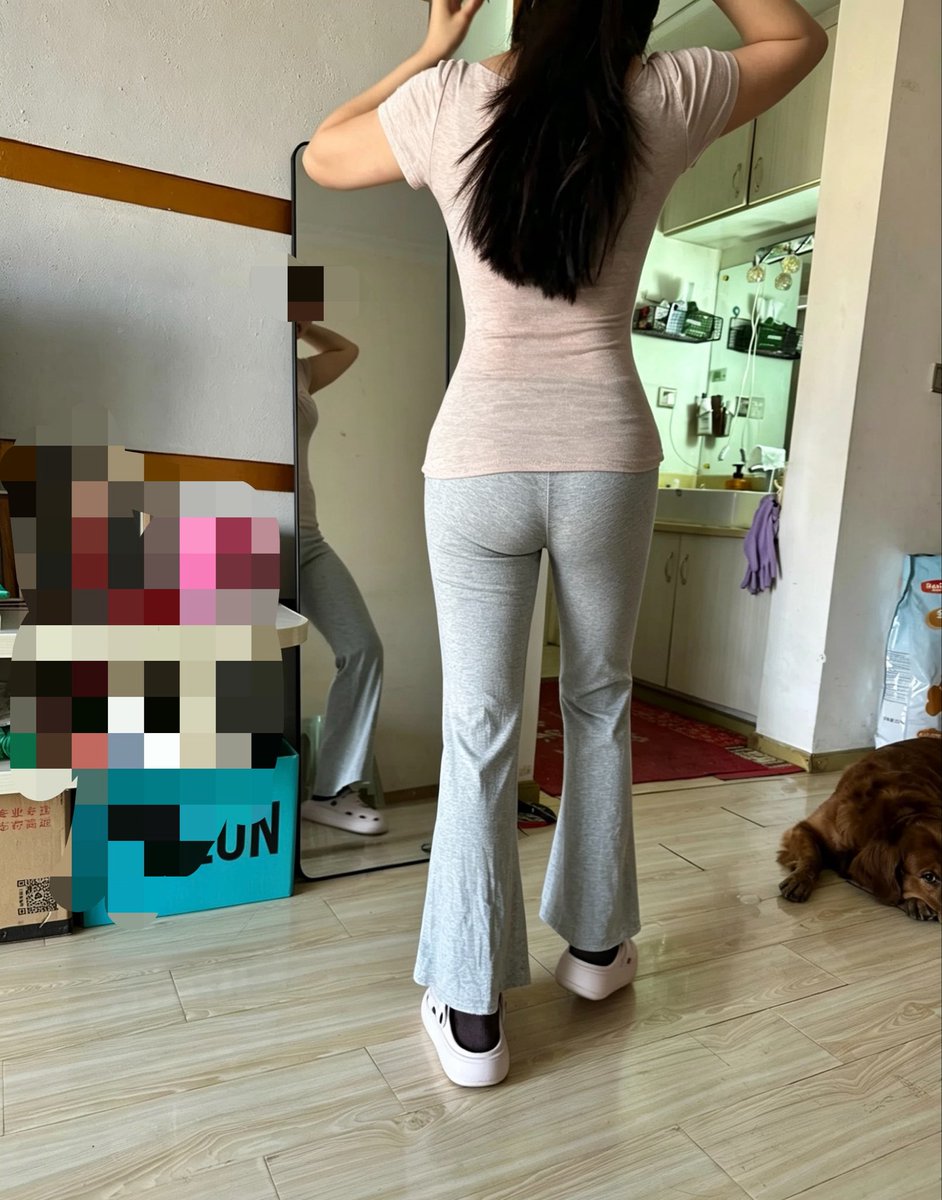 Luckin027's tweet photo. 女朋友要知道有这么多人看见她的骚照 https://t.co/PWKJotX6Bb