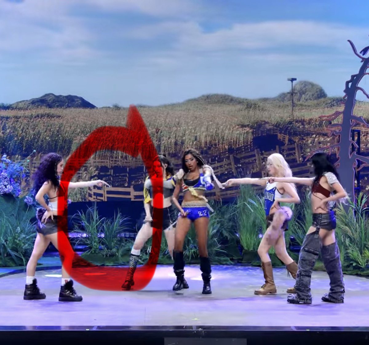 seulmeret's tweet photo. considering this choreography was clearly never reblocked for 5 members after her hiatus and there’s proof she recorded the song i’m not sure what point you’re trying to make here paris https://t.co/wh9vRMEmCB