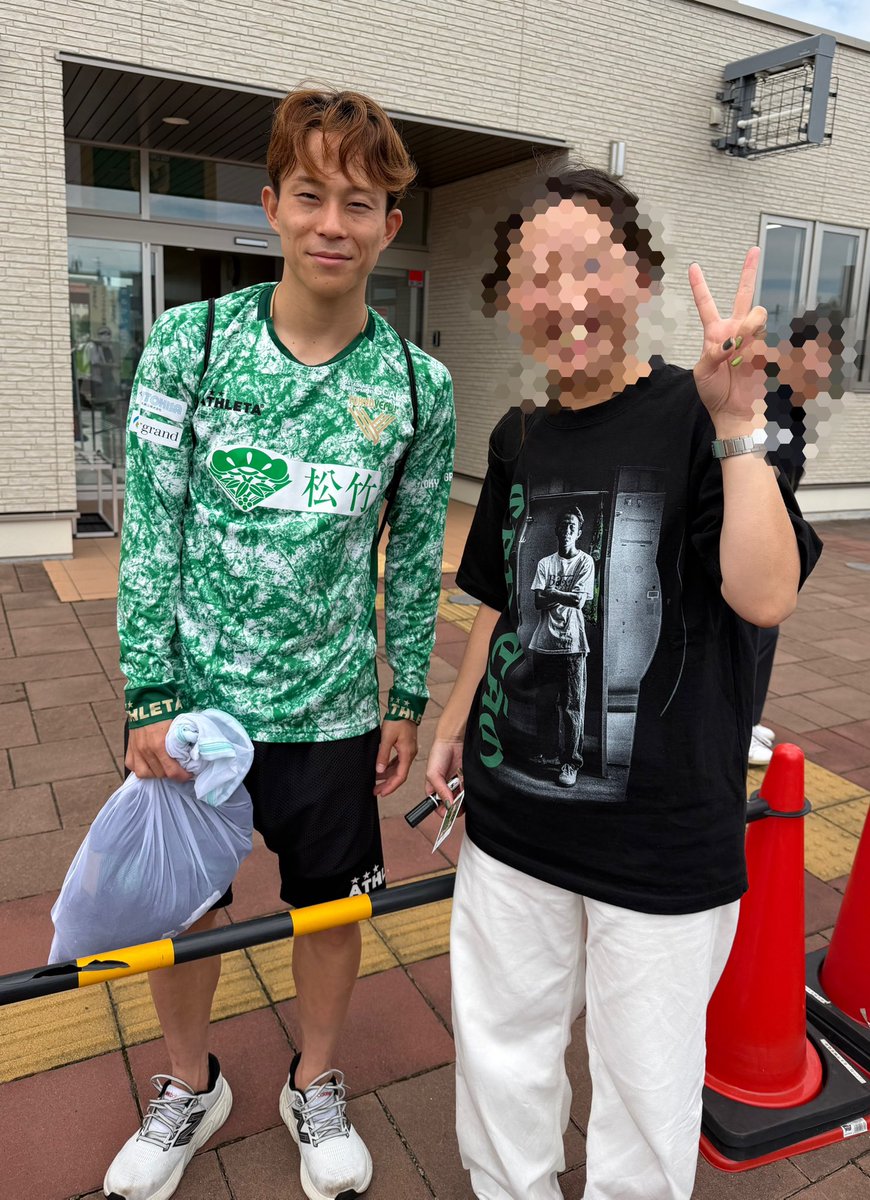 CAPITÃO Tシャツで記念写真🫶🏻 これ着てたら楽人からかっこいいT