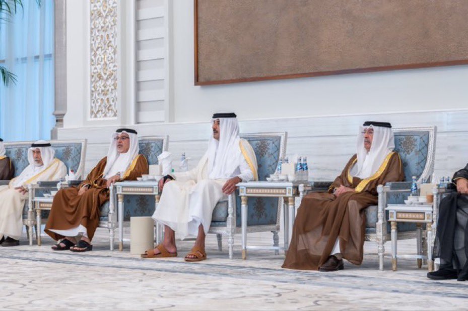 khalidjassem74's tweet photo. سمو الأمير المفدى يستقبل أخاه صاحب السمو الملكي الأمير سلمان بن حمد آل خليفة ولي العهد رئيس مجلس الوزراء بمملكة البحرين، الذي قدم التعازي لسموه في وفاة المغفور له بإذن الله صاحب السمو الأمير الوالد الشيخ حمد بن خليفة آل ثاني https://t.co/D2bD1re9qK