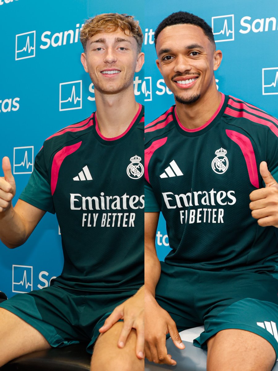 MadridXtra's tweet photo. 🚨 ICONIC SANITAS POSE! 👍 https://t.co/b3XG48Gzno