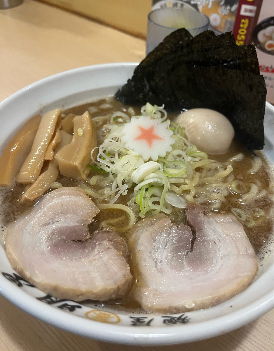 gogokigen505's tweet photo. 麺屋明星　三島店
特製明星ラーメン大盛り
餃子🥟
ライス🍚
明日の活力
ごちそうさま😋🤚 https://t.co/b5uuePDxRr