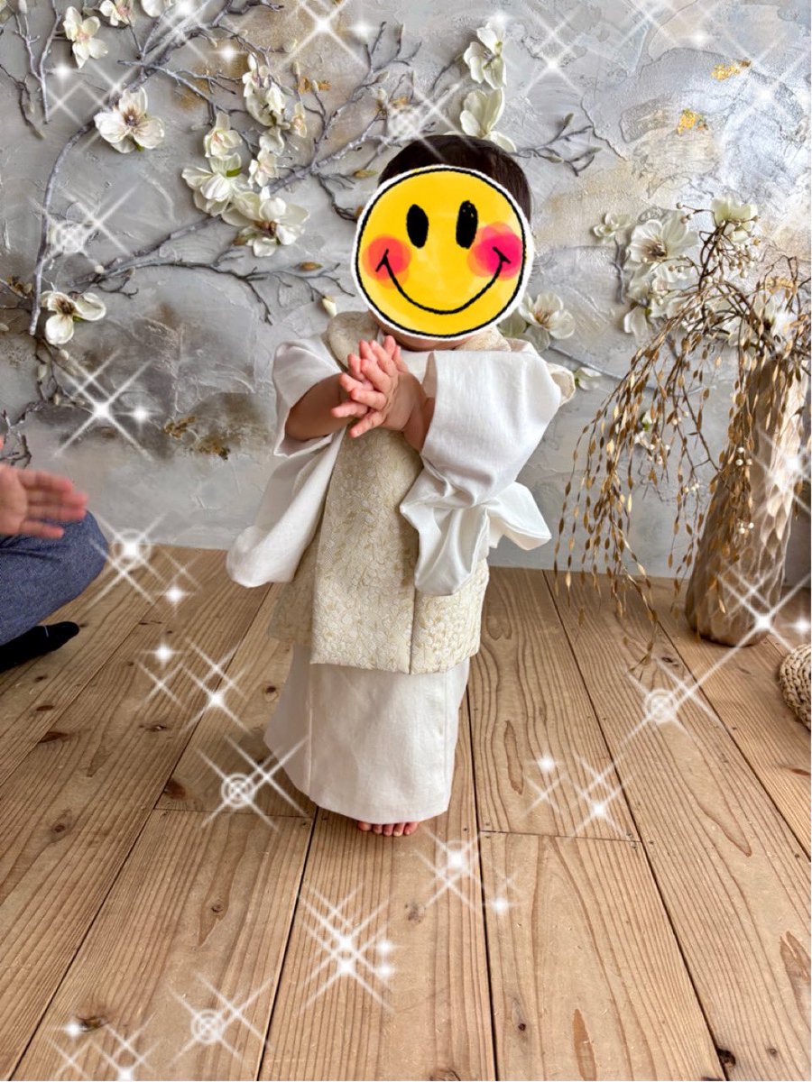 krgsh_hrm's tweet photo. 本日も元気に月9ライブ開店します💓ぜひ遊びに来て下さい😃
メインエベントは初誕生日のお祝いについて。関東と関西って違うのかなぁ⁉️
1〜3は初誕生日のお写真
4枚目は代官山のペイサージュのアフタヌーンティー
#初誕生日 #一升餅 #スマッシュケーキ #ペイサージュ #代官山 https://t.co/UhiKO8W3CK