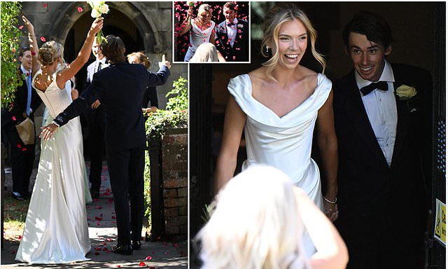 tito_tips's tweet photo. Breaking news: Top British tennis star Katie Boulter secretly marries her fiance Alex de Minaur on final day of Wimbledon.
#love #follow #f #bhfyp #cristianoronaldo #barcelona #soccertraining #bundesliga #fitness #instagood #soccergame #fut #brasil #manchesterunited #italy #insta https://t.co/FoZ7f8M3jt