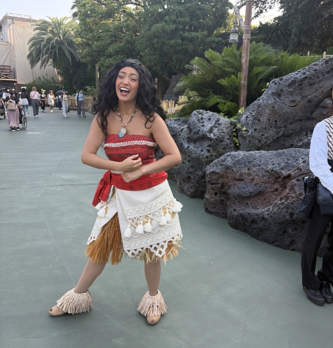 perooooooona's tweet photo. 以前、モアナにサインをもらえたことは一生の宝物です。だからこそ、今度は大好きなドウェイン・ジョンソンさんにお会いして、直接「ありがとう」と「大好きです！」を伝えたいです。モアナ実写版、心から楽しみにしています！🌺🌊✨

#モアナと伝説の海ジャパンプレミアご招待 https://t.co/kTvguNmR4p