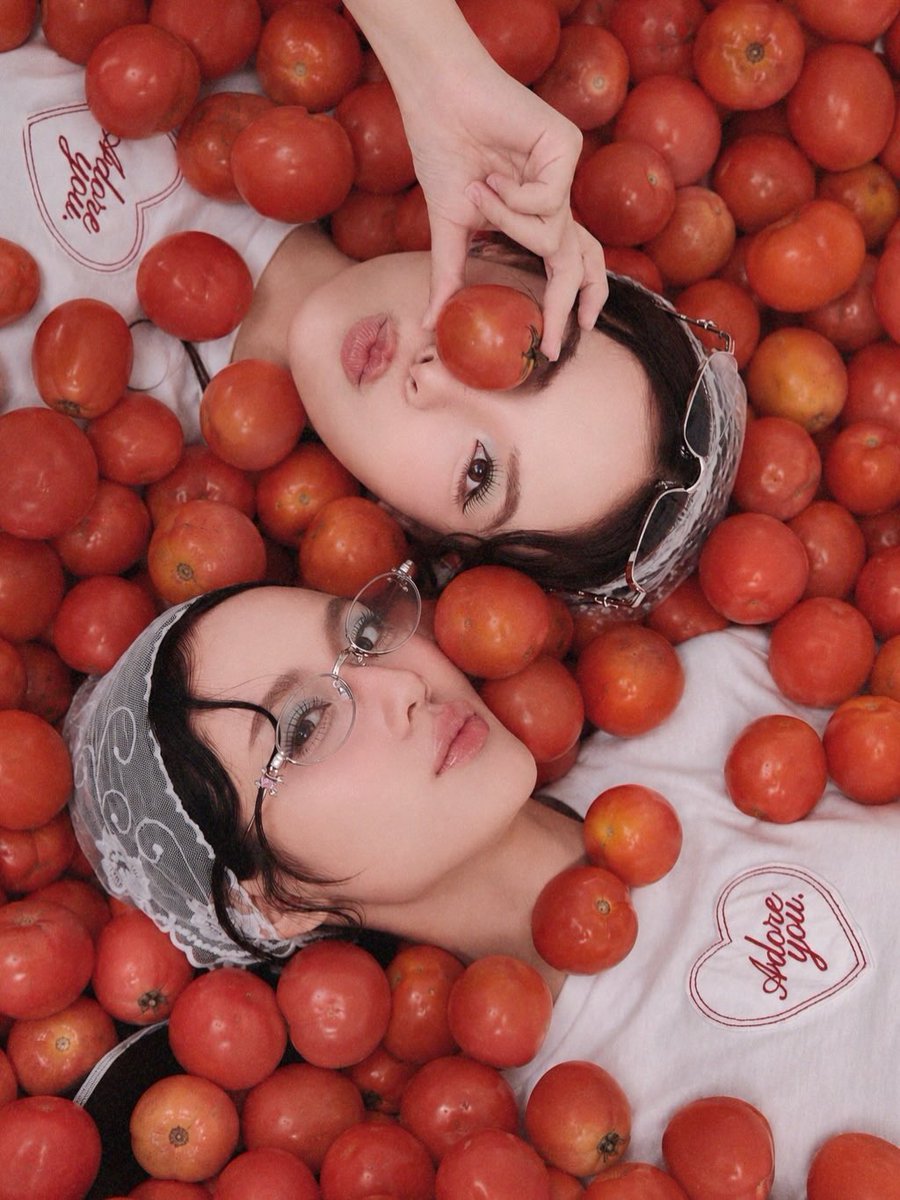 bunnytales1221's tweet photo. 𝗜 𝘁𝗼𝗺𝗮𝘁𝗼 𝘆𝗼𝘂 🍅 https://t.co/JND8s2aQq8