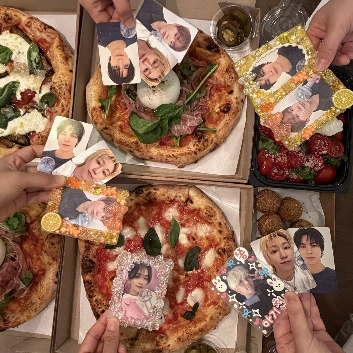 too_YJH's tweet photo. V8 버팔콘🩷🩵
조온습 느끼며 재밌게 놀고 있었는데
갑자기 눈앞에 버팔이 나타났잖아🤭

올스탠딩 역시 힘들었는데, 
또 스탠딩이라 재밌긴 했다ㅋㅋㅋ

셔플 열심히 시도해봤지만 우린 글렀어…미안! https://t.co/sVUL4ADaXW