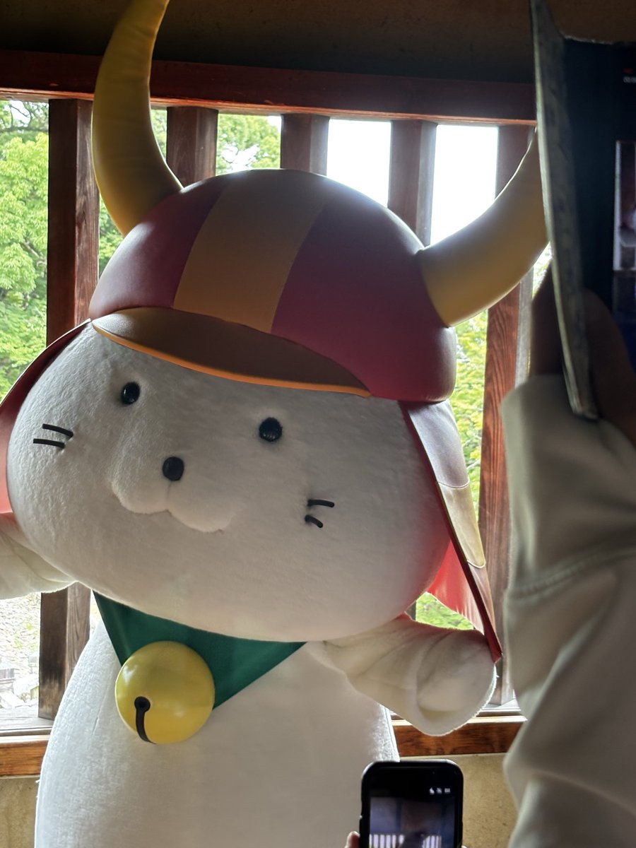 konsede_simai's tweet photo. 海だーーーー！✨
と興奮したらでっけぇ湖だったし
生ひこにゃんがめためた可愛くて
一瞬にしてファンになったりで
今日はなかなかに忙しかった💪 https://t.co/gO9R1ku10v