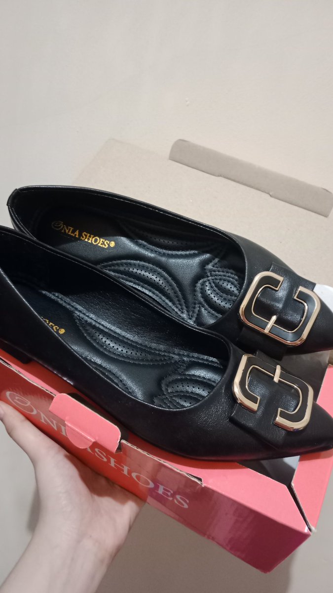 pillowsyy's tweet photo. @unicefess size 38 kakk, 70k aja negoo https://t.co/Le2ouNEdHl
