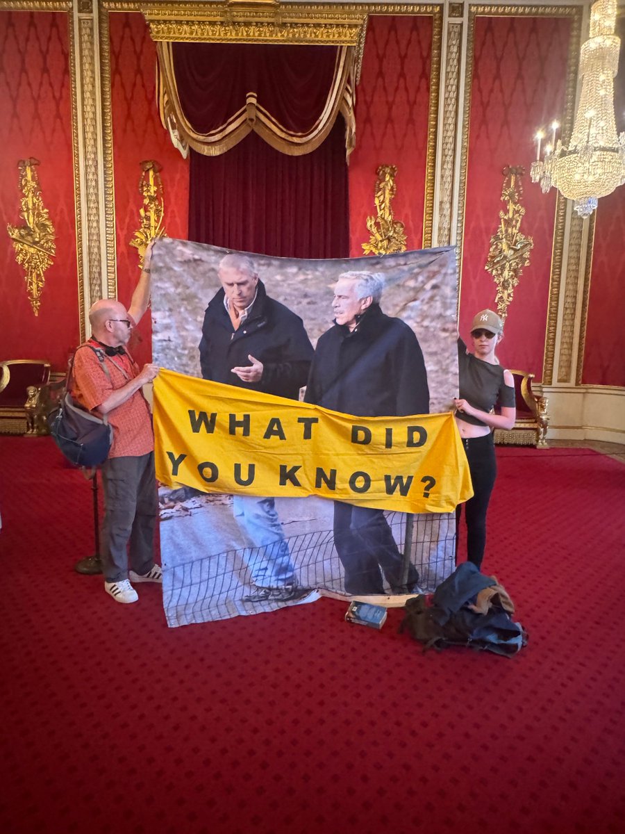 RepublicStaff's tweet photo. 🚨🚨 Just in: There's been a protest inside the Buckingham Palace Throne Room, calling for the royals to answer questions about the Andrew scandal. Charles and William - what did you know? #AbolishTheMonarchy https://t.co/kwcTzuph9P