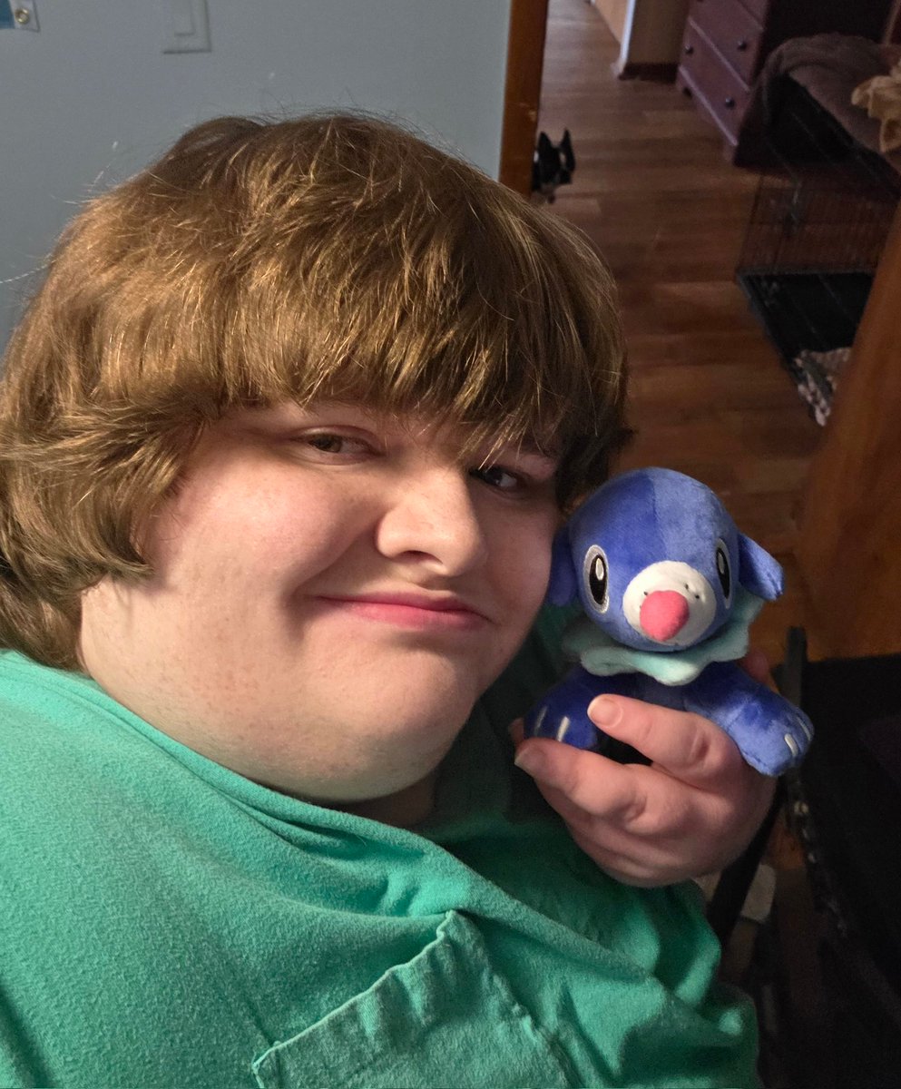 Hey, look! Another AGP weeb. tweet media