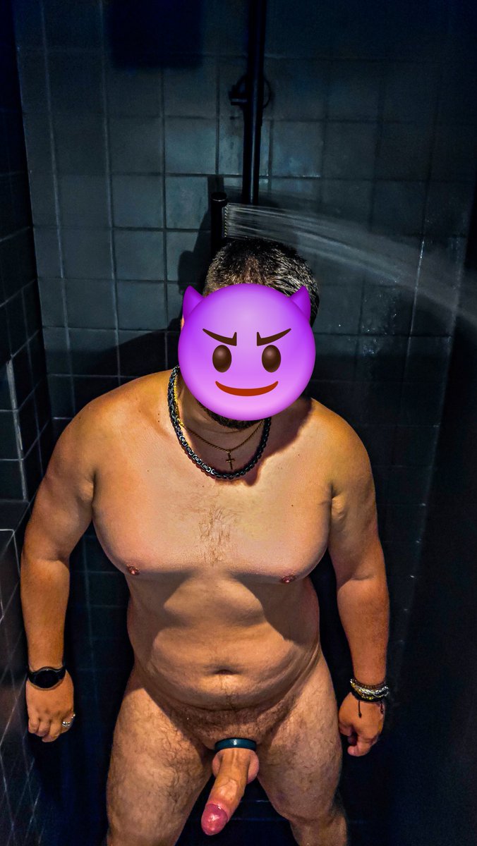 Vio69996252's tweet photo. Naked and horny bear 😈👅🍆💦 #bear #amsterdam #naked #gay https://t.co/QNOUEM8DEw
