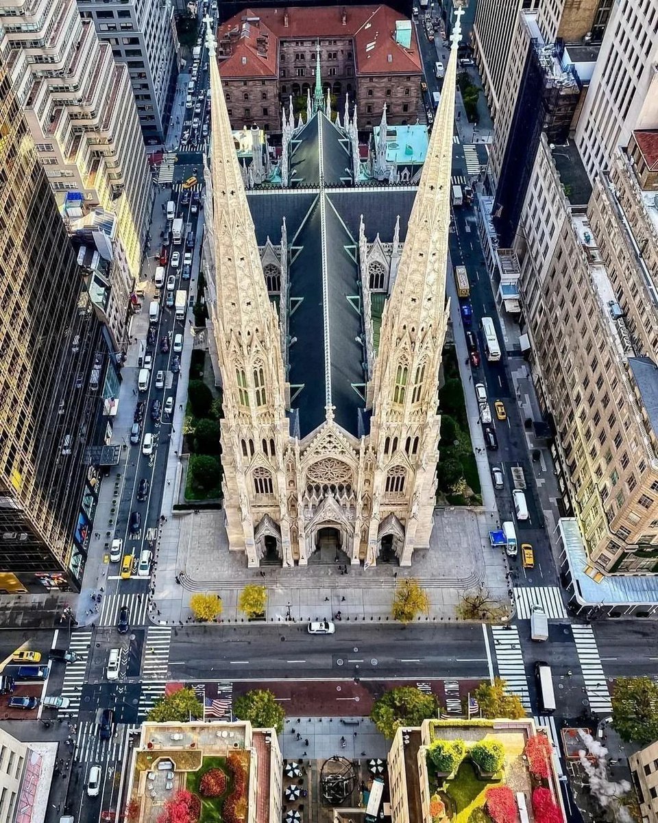 WorldplaceTRT's tweet photo. St. Patrick's Cathedral, New York 🇺🇸 https://t.co/SYqrUhgDUM