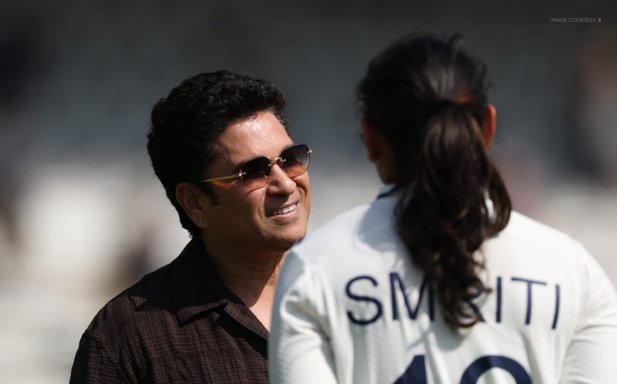 100MasterBlastr's tweet photo. The Master Blaster joins the Indian Women's team in a pre-session huddle at Lord's, sharing his insights before the final day of the Test! ✨

[Sachin Tendulkar, Test Cricket, Harmanpreet Kaur, Smriti Mandhana, Team India, INDvsENG] https://t.co/9NR1cE3dtJ