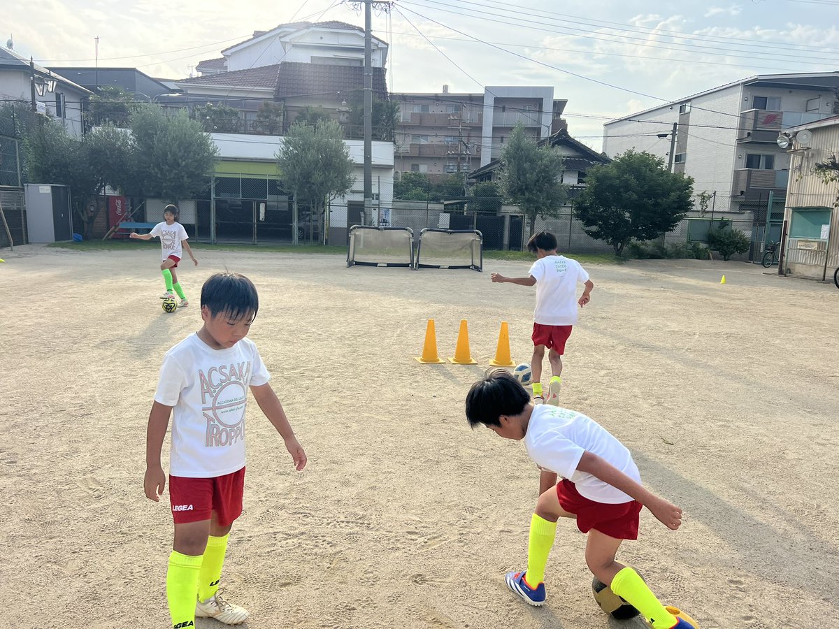 DelNpo's tweet photo. 月曜日　浜石アカデミー
〒592-8335 大阪府堺市西区浜寺石津町東４丁２−３６ 浜寺石津町スポーツ道場

1学期の最終アカデミーでした
積み重ねからの成長を感じる事ができ嬉しく思いました

7月下旬のフリーアカデミーや8月のイベントにご参加下さい

ありがとうございました！

今日も1日最高だった！ https://t.co/CiUzsf279O