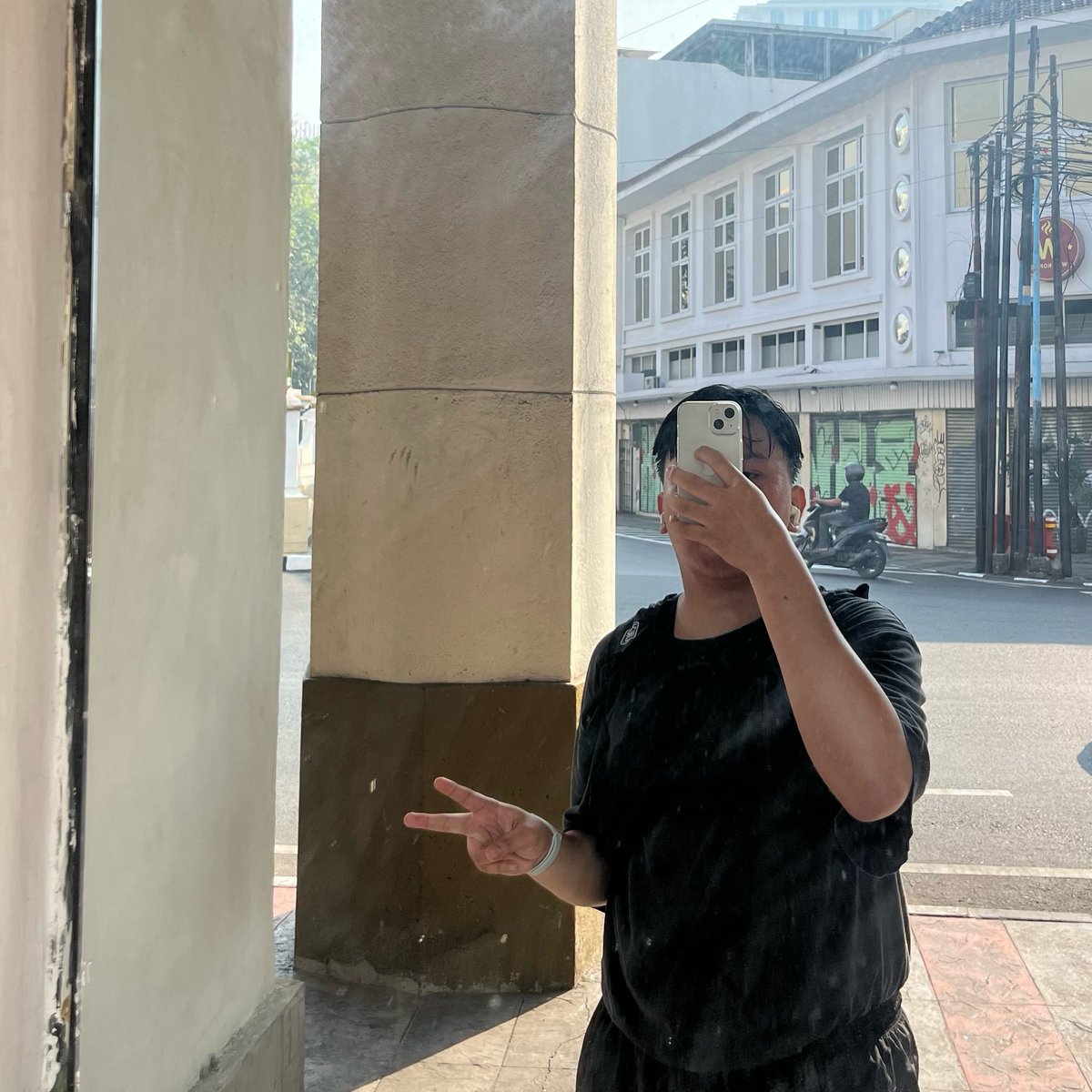 ArifAlIman5's tweet photo. I’m not good in any sports and exercises. Jadi ini bener-bener pencapaian saya bisa 10km 😭🫶🏻 walau jujur after first 5km, banyak berentinya 😀 https://t.co/mYxOaNqCha