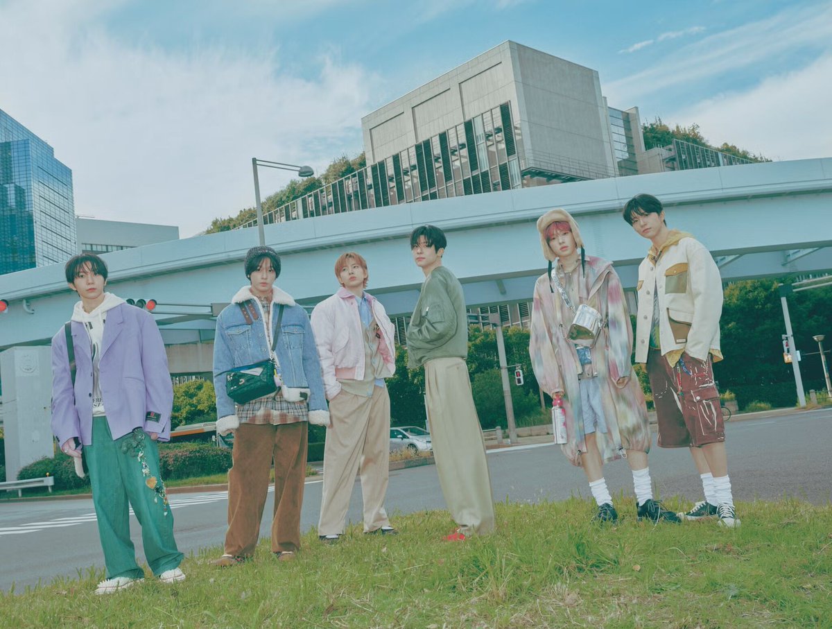ellejapan tweet picture