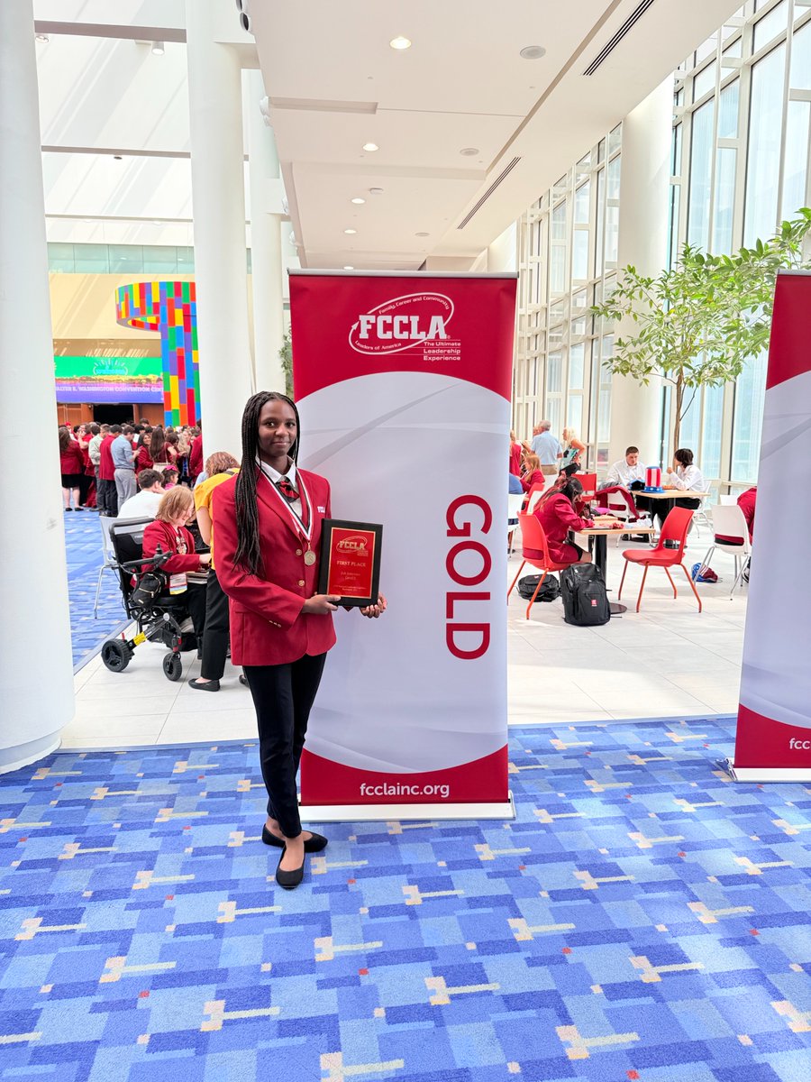 AAS_HCS's tweet photo. Congratulations to Kennedy! She attended the FCCLA Nationals Leadership Conference in D.C. &amp; competed in the Stars Job Interview.  She placed 1st &amp; is an FCCLA National Winner! She represented AAS well.
Special thanks to Chef Vera, CTAE Dept, admin, &amp; Ms. Jordon for your support. https://t.co/LhvREndTy9