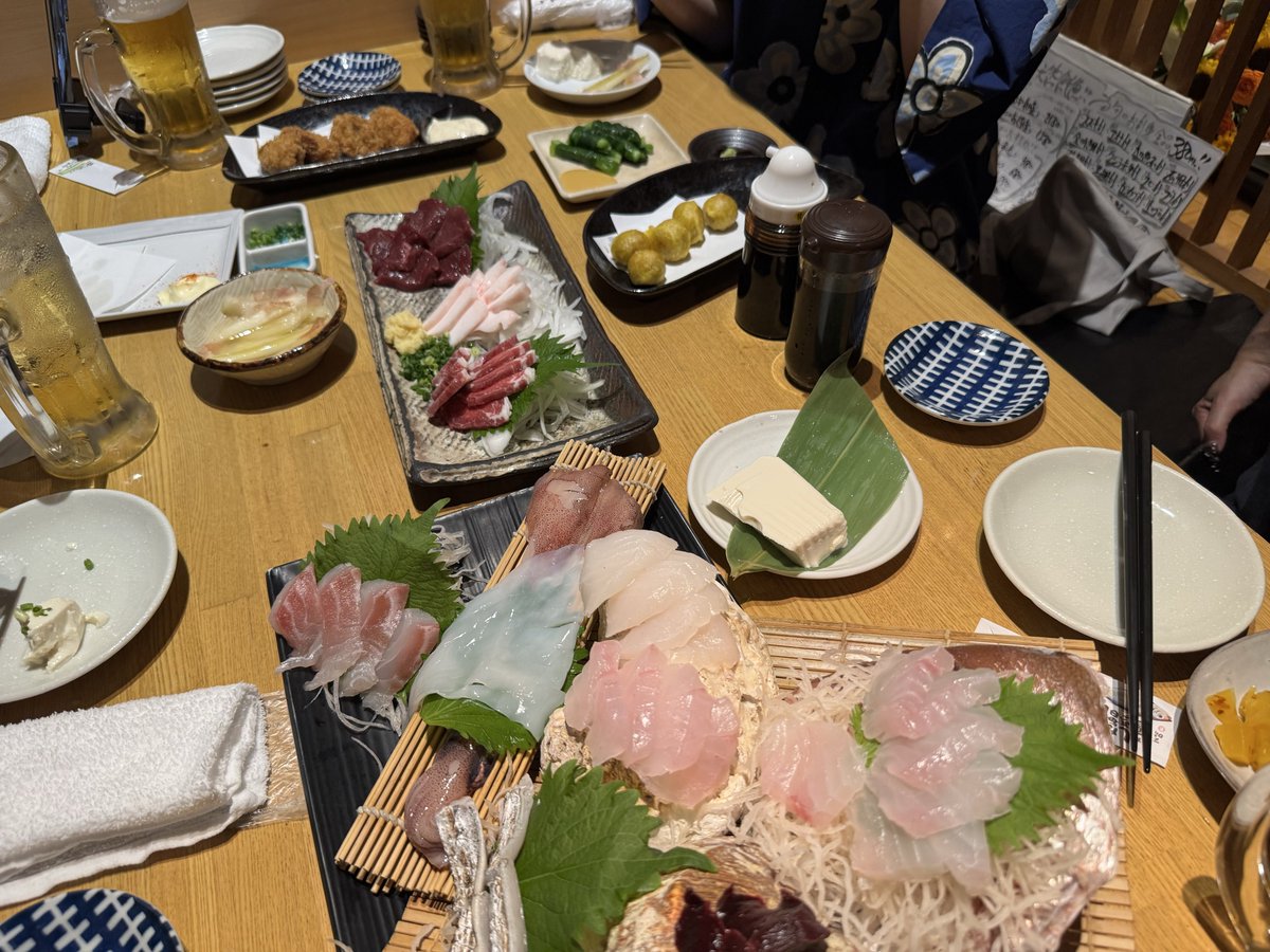 HaL_apnet's tweet photo. 昨日は熊本遠征ワチャチャのライブへお越しくださった皆様、ありがとうございました‼️

新規さんも沢山来てくださって大賑わいでした✨️

今日は沢山寝て、ワチャチャと熊本堪能しました☺️

大好き資さんうどんも食べれた❤️
オフショットはまたFCにあげます！
黒くなったワチャチャの写真だけ載せときますねw

東京に帰ります✈️
またすぐ九州来たいな〜
