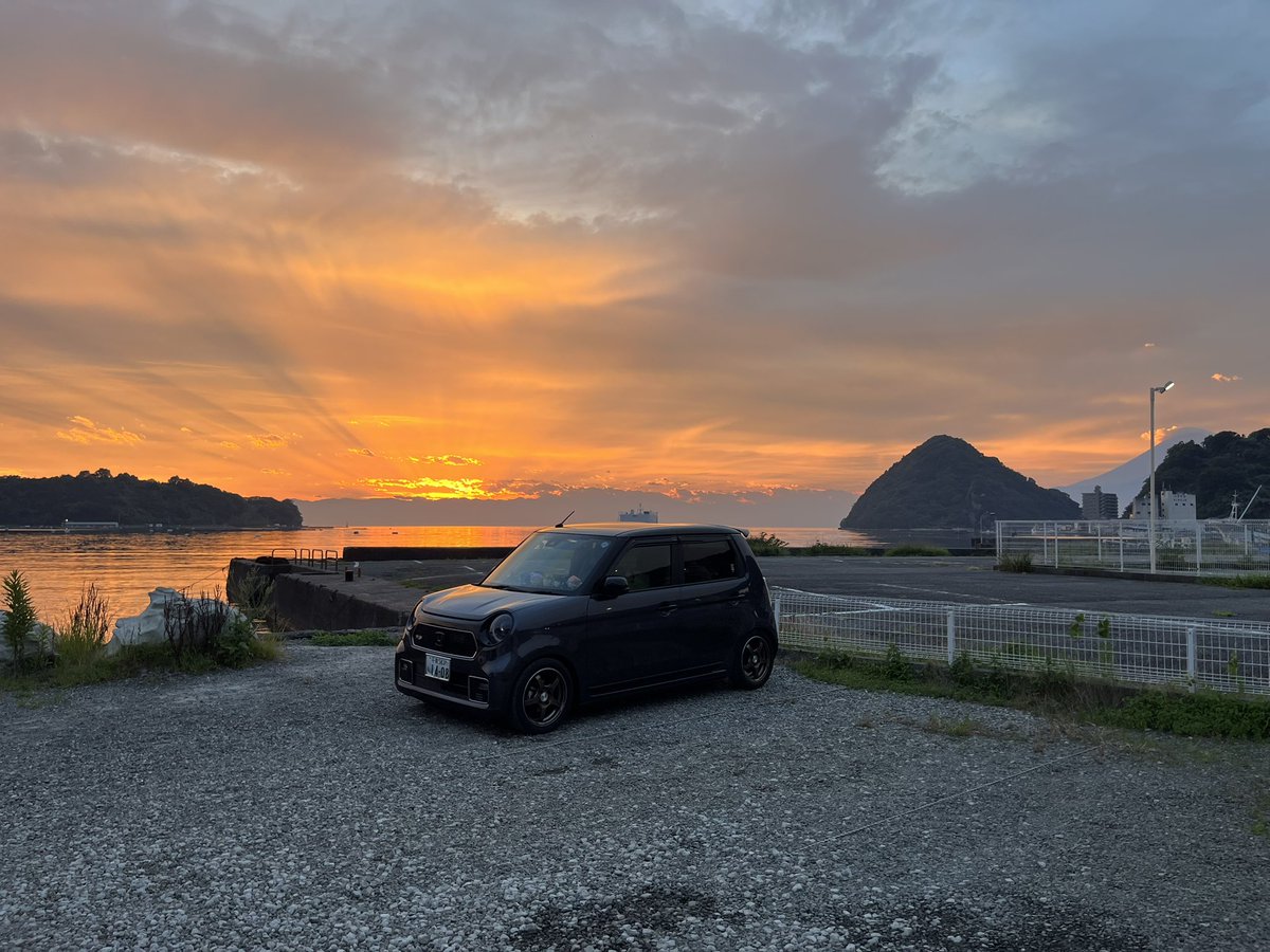 jg3_rs's tweet photo. 温泉終わりの夕陽が綺麗 https://t.co/xqNXH3tG27