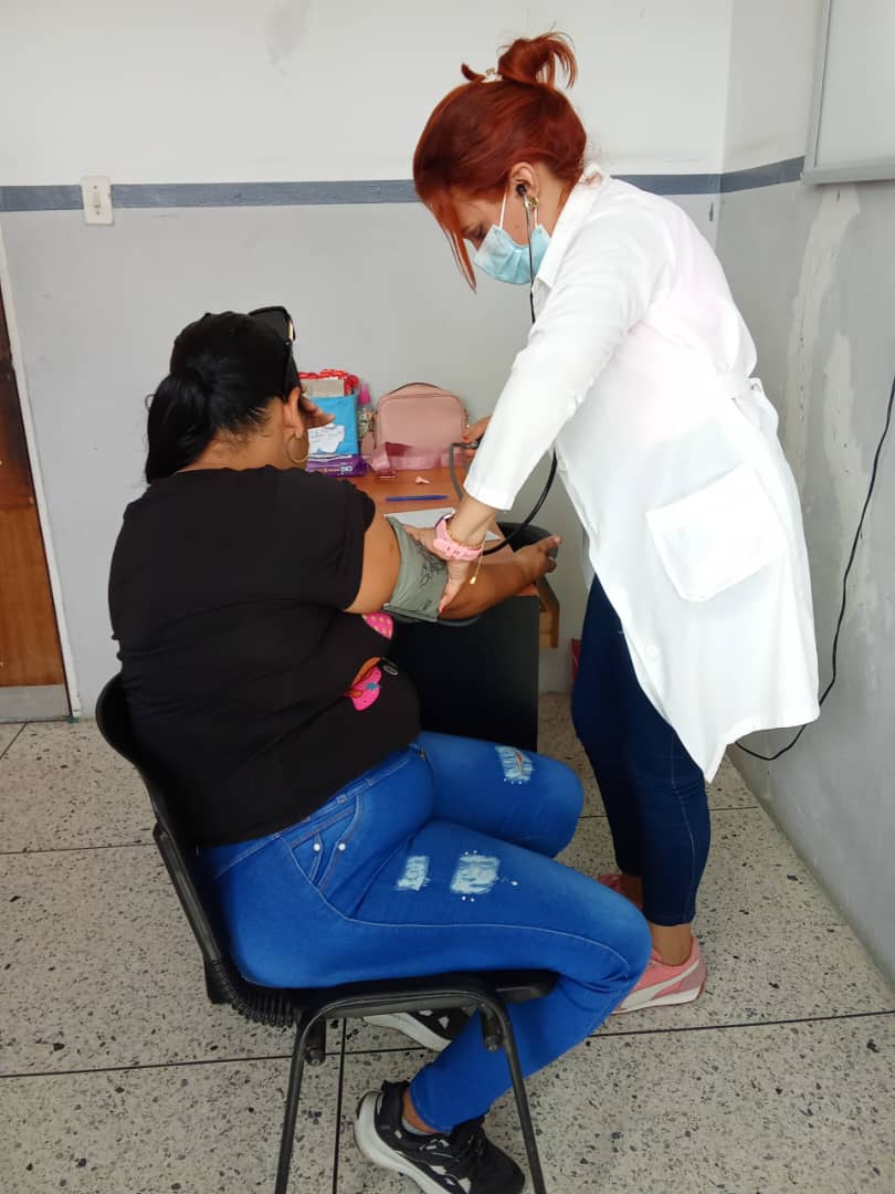 El_Pilar22's tweet photo. Nada, ni Nadie podrá apagar  la Solidaridad Médica de Cuba sobre el Planeta.
#EstamosConVenezuela
#ElmundoConVenezuela https://t.co/vrqNXs65oK