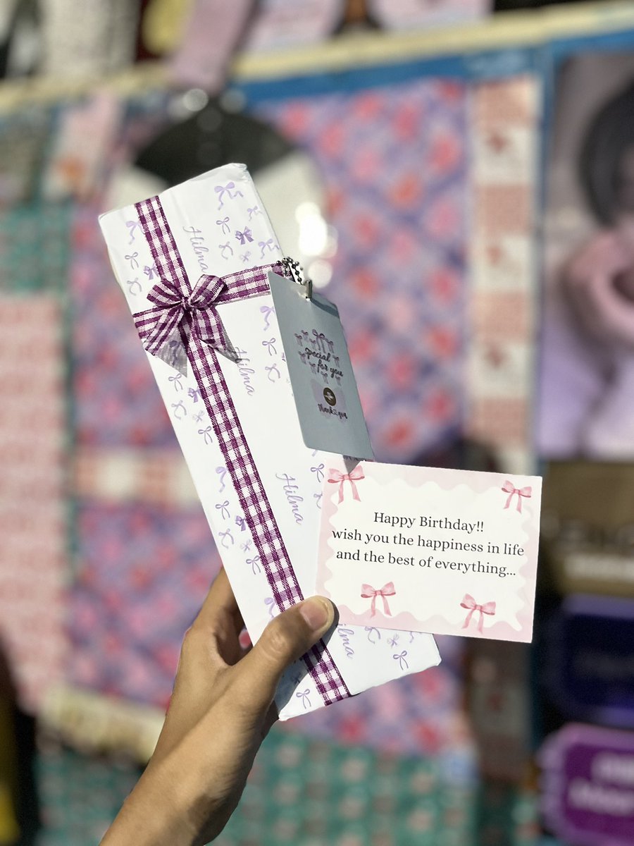 hilforjake's tweet photo. bday udah lewat sebulan, masih dapat gift . gemes banget yaampun temen engene ku 💜🍀 sehat - sehat orang baik 💗 https://t.co/N01XrCF7De