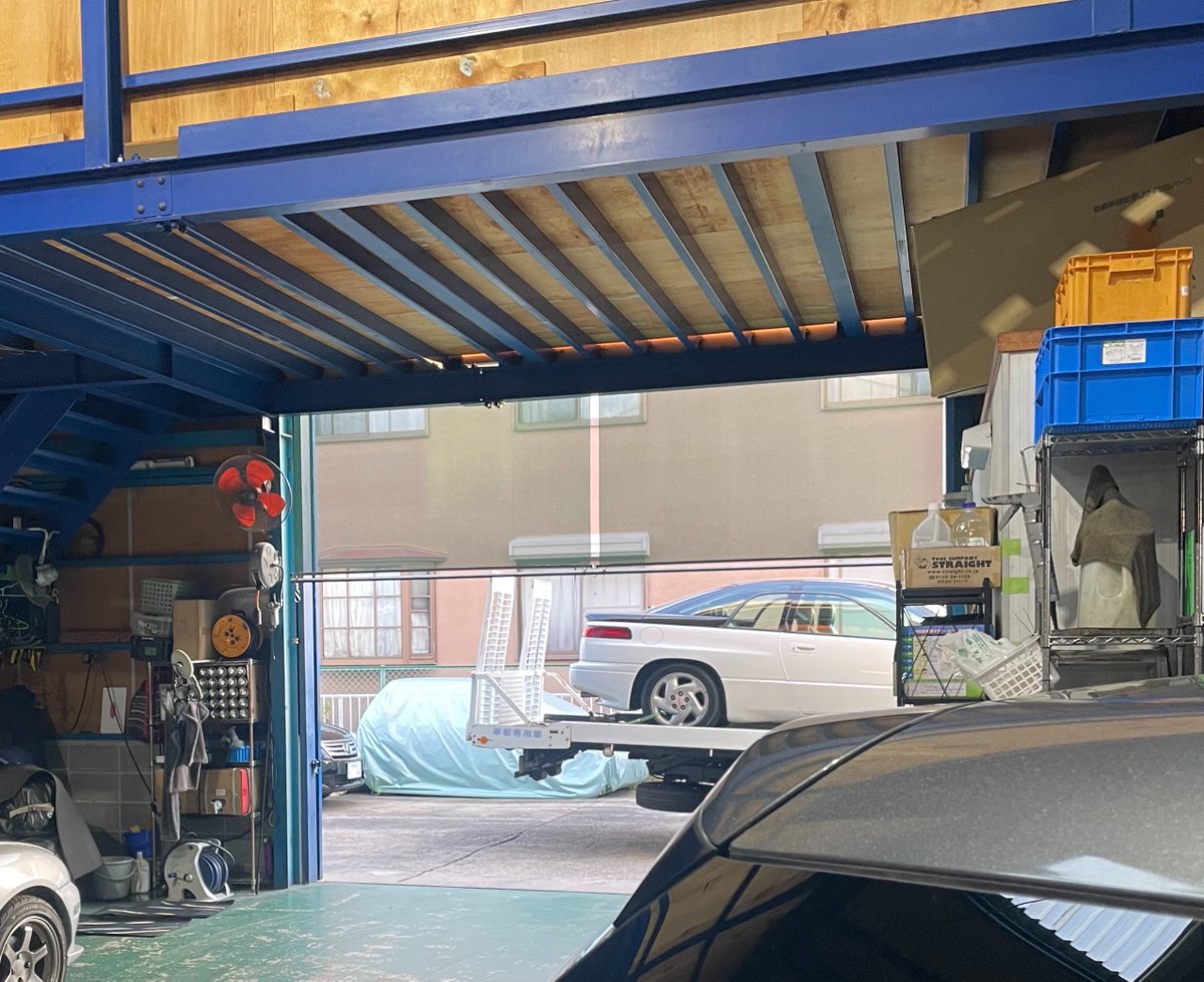 teruKRC's tweet photo. 社長　　買ったクルマ取りに行ってくる
ぼく　　何買ったんやろ

3時間後

積車　　ブルンブルンぴーっぴーっ
ぼく　　終わった https://t.co/NqF4jOIP59