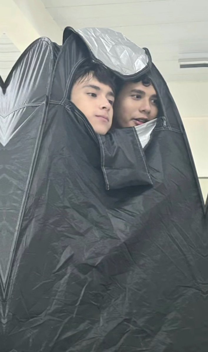 pompomgyuu's tweet photo. mga batang ito sarap ibulsa!!!! stay young mga anak!!!

MIGUELs FRIENDSHIP GROWS
#HeathJornales https://t.co/19C9QlcT42