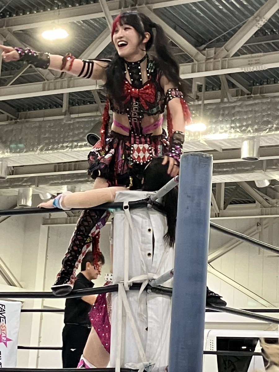 choko_pan117's tweet photo. 7.11スターダム
ふじさんめっせ
プロレス観戦はめっちゃ楽しいしよねー☺️
#stardom
#伊藤麻希
#ふじさんめっせ https://t.co/koQRRDu2yw