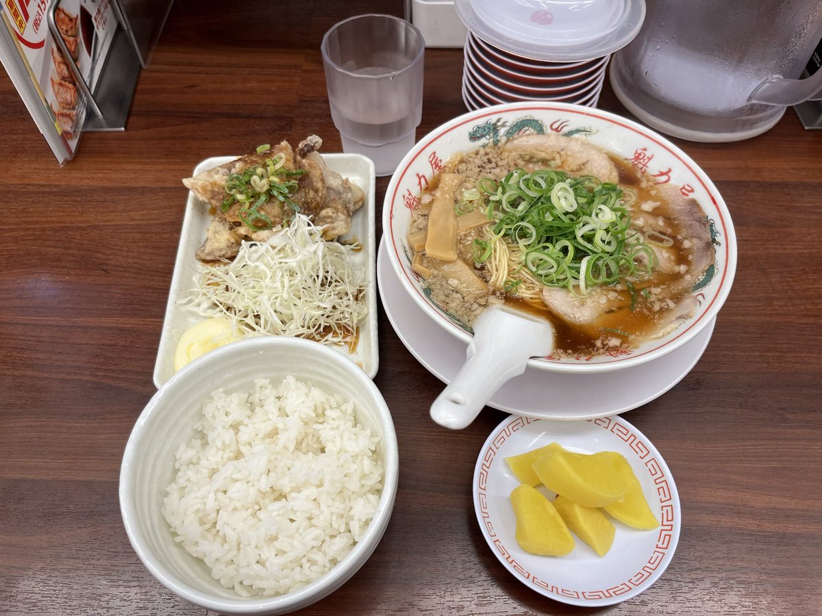 A3ruka2's tweet photo. 団子釣りと相性悪い！？🎣

1人無双する団子釣り師
ほぼ見てるだけのフカセ師3人

やたらアタリだけはドラマチックな木端
けっこうあれこれやったけど足裏まで

最後ヤケクソ棒ウキでなんとか30.000

アタリウキまた無くなったー
でもツインフォース拾ったー
道路スイスイ、中華蕎麦屋で反省会🤣 https://t.co/u40YcJX6vq