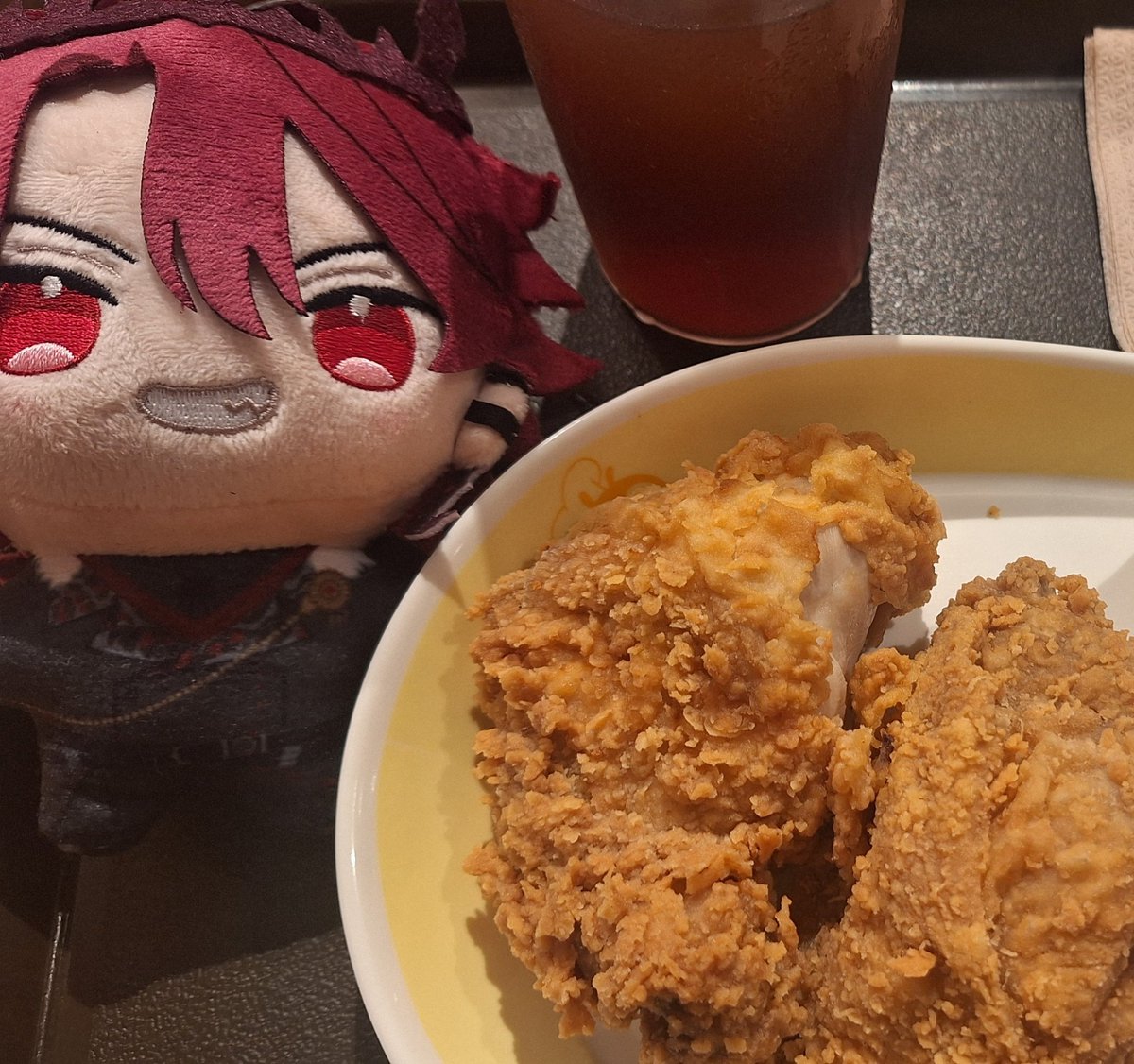 SorawrityPH's tweet photo. first time tryin this coolass restaurant.

i tried asking for a matcha drink but they told me it's wala daw. Haha 

#dinner https://t.co/bt8KalYE6s