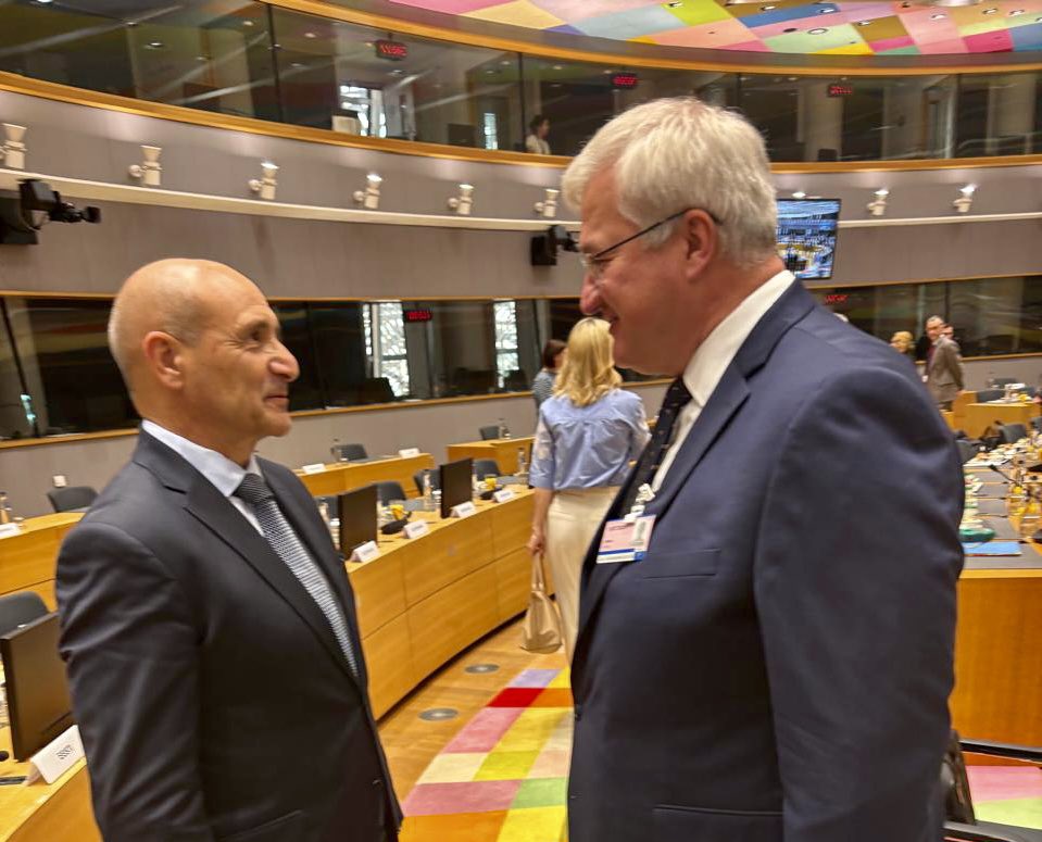 andrii_sybiha's tweet photo. On the margins of today’s meetings in Brussels, I had brief exchanges with HR/VP @kajakallas, Commissioner @MartaKosEU, Romanian FM @oana_toiu, Slovenian FM @TKajzer, Irish FM @HMcEntee, Maltese FM @chrisfearne and other European colleagues.

We discussed Russia’s continued terror against civilians, the need to strengthen Ukraine’s air defense and anti-ballistic capabilities, the 21st EU sanctions package, and the opening of all negotiating clusters in Ukraine’s EU accession process.

We remain closely coordinated on the next steps.