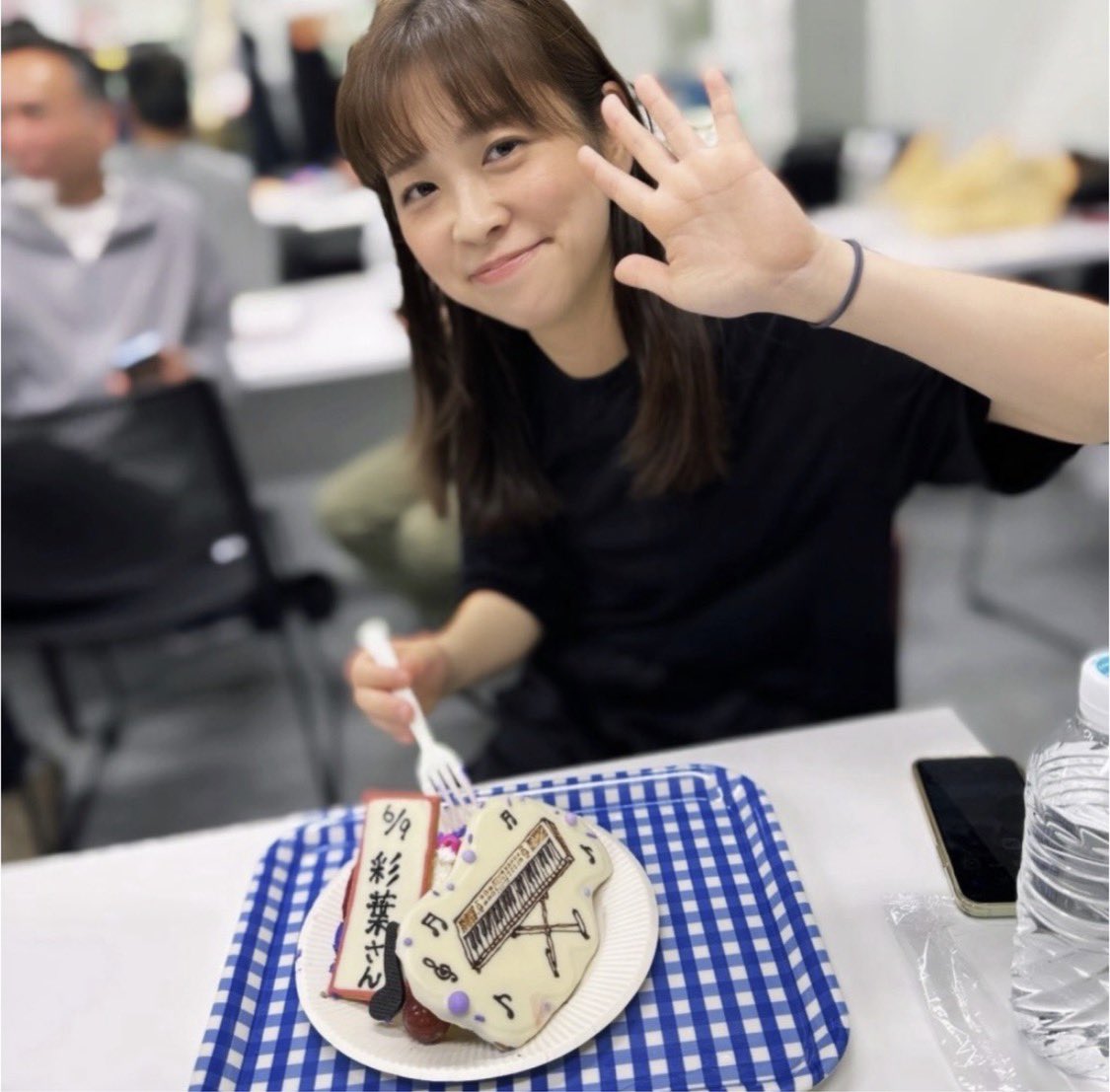 ayaha69pf's tweet photo. 劇団☆新感線『アケチコ』
東京公演千秋楽を迎えました🥹

お誕生日お祝いしてもらったり
美味しいお弁当で癒されたり
星取りシールデビューしたり...

なにより多くの方にご観劇いただき
幸せいっぱいでした🫶
ありがとうございました！！

#劇団新感線
#アケチコ
#ピアノのセンセ https://t.co/mgtzXhP4Ky