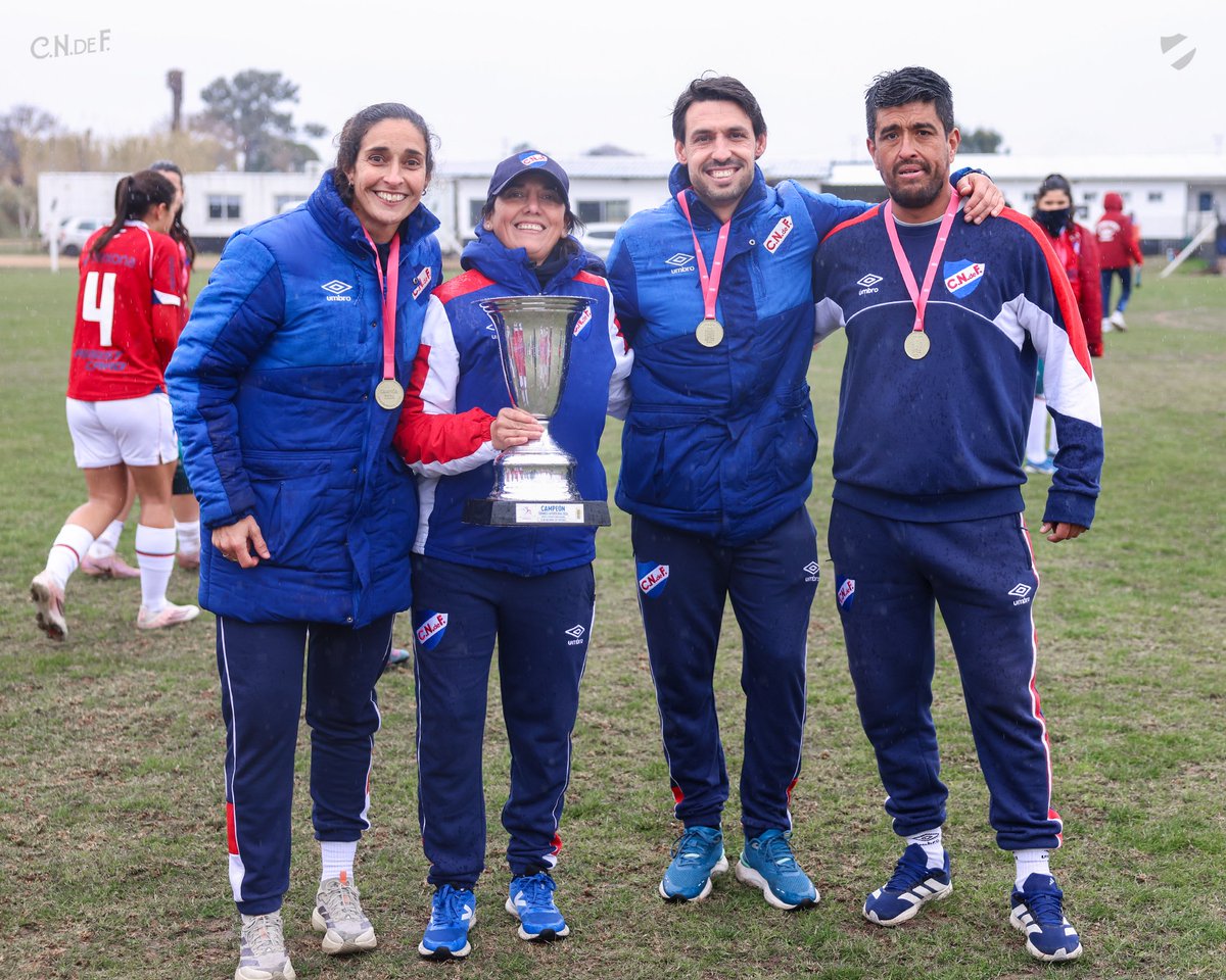 CNdeFfemenino's tweet photo. En este tiempo además del Torneo Apertura ganado de manera invicta, resaltan la cantidad de jugadoras de la #CanteraInagotable que debutaron con Paula Navarro y tuvieron protagonismo en las Decanas 🙌🏼

Gracias Paula y hasta la vuelta 🫂 https://t.co/0O7Zv1Jdo0