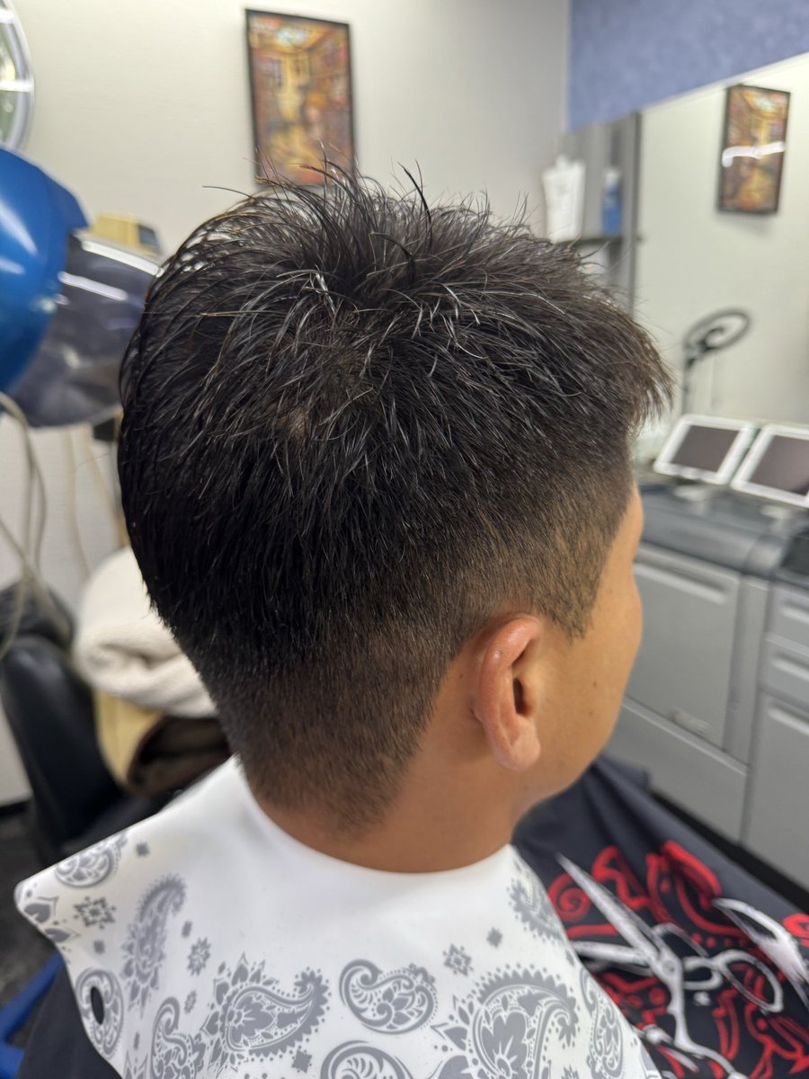 gomisalon's tweet photo. ヘアーサロン五味の投稿動画を楽しみましょう！#TikTok Lite https://t.co/6DXSZlUts1 https://t.co/OQJnf1b3dc