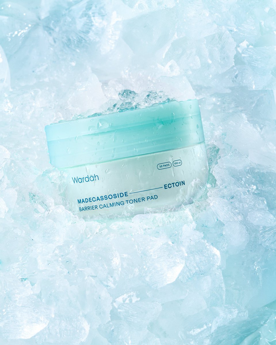 wardahbeauty's tweet photo. yang dingin yang dingin buat ngademin hawa panas ini🥶❄️🌨️

#WardahSkincare #BarrierCalmingTonerPad #WardahCalmingTonerPad #TonerPadBarrier #SkinprepTutorial https://t.co/NIbqGWsaBZ