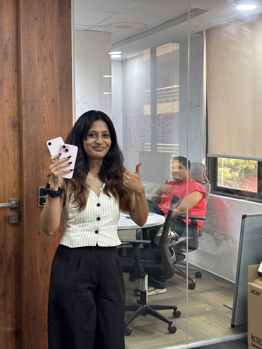 mahikaa101's tweet photo. My founder gifted me two pink iPhones for winning Employee of the Month in both May and June

Perks of working at @matiks_play ✨ https://t.co/zZ2XoJIEgH
