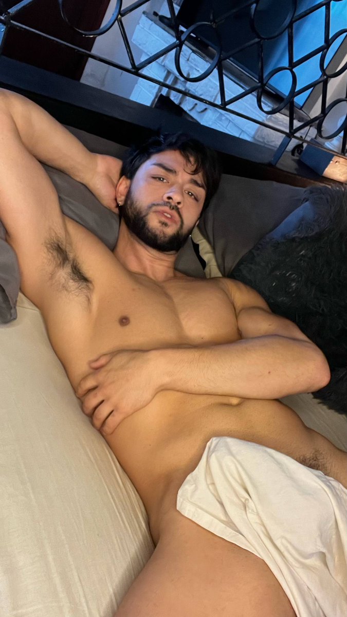 Mrdaddyzz's tweet photo. Down to fuck! https://t.co/Qt0n3uUcm4