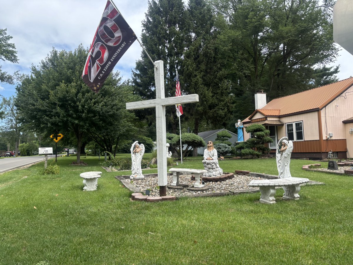 roseecoloured's tweet photo. kid rock jesus is that you????? https://t.co/erBdw0GGxI