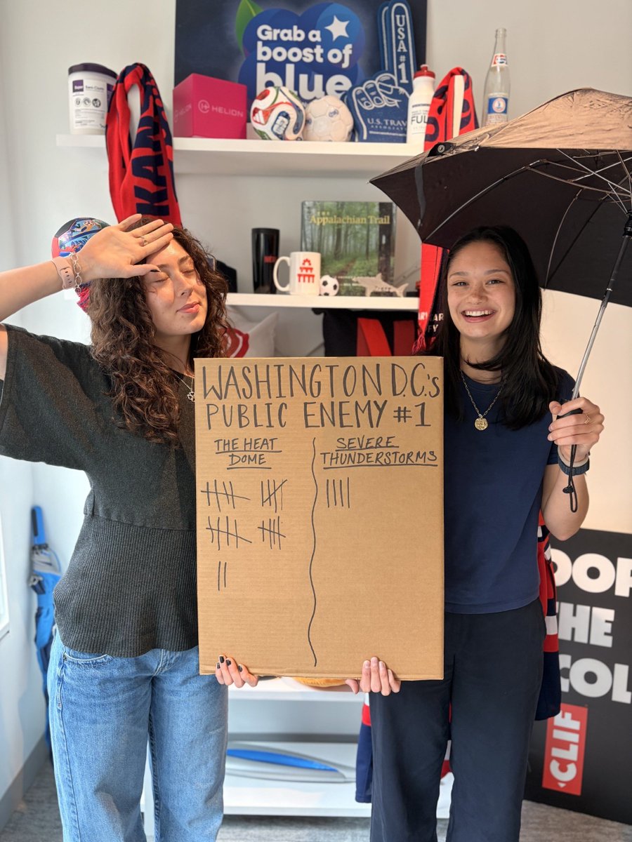 Monument's tweet photo. Happy Monday from our Downtown D.C. office! https://t.co/MluU5lboj0