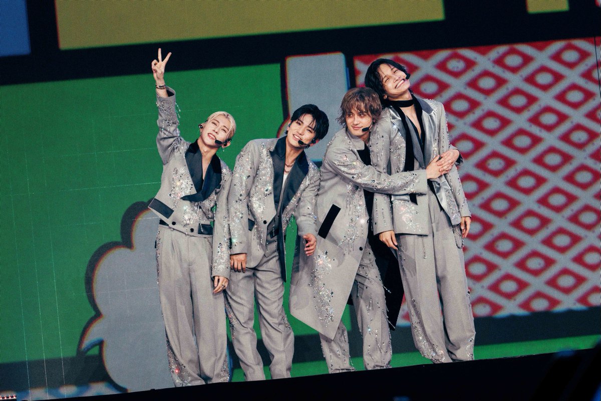 AegroupMemories's tweet photo. 完走記念🎊

Aぇ! group LIVE TOUR 2026
Runway

完走記念として、
あの最高の景色を皆さまへ🌈

ツアーの余韻を
ぜひ最後までお楽しみください💜

#Runway
#AぇツアーRunway
#Aぇǃgroup https://t.co/rkpwTLBx5w