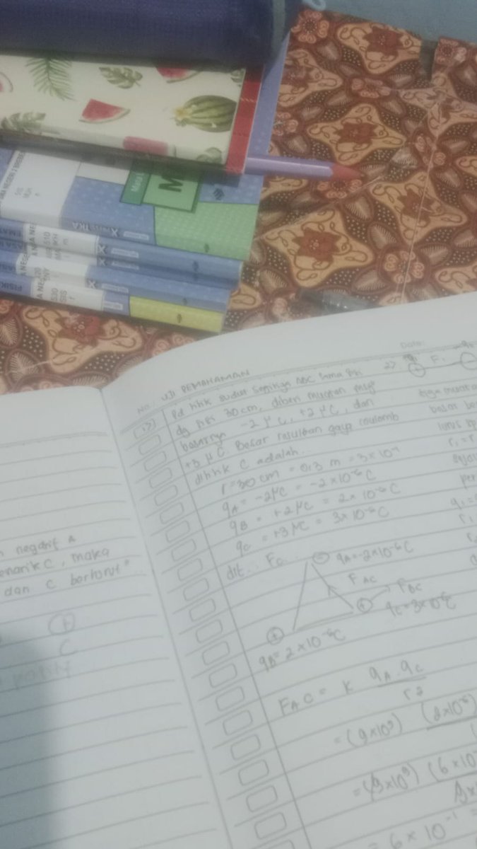 lungfiish's tweet photo. ୭ ๋࣭  13/07/26 ꩜
harii ini aku banyak nunda waktu karna ngerasa pgn main hp trs wkwk mungkin efek doomscrolling 2 minggu dan disekolah sampai sore. aku udaah minjem buku tka di perpus dan hari ini cuma mensyatat fisikaa!! night all https://t.co/if6LYEPfLf