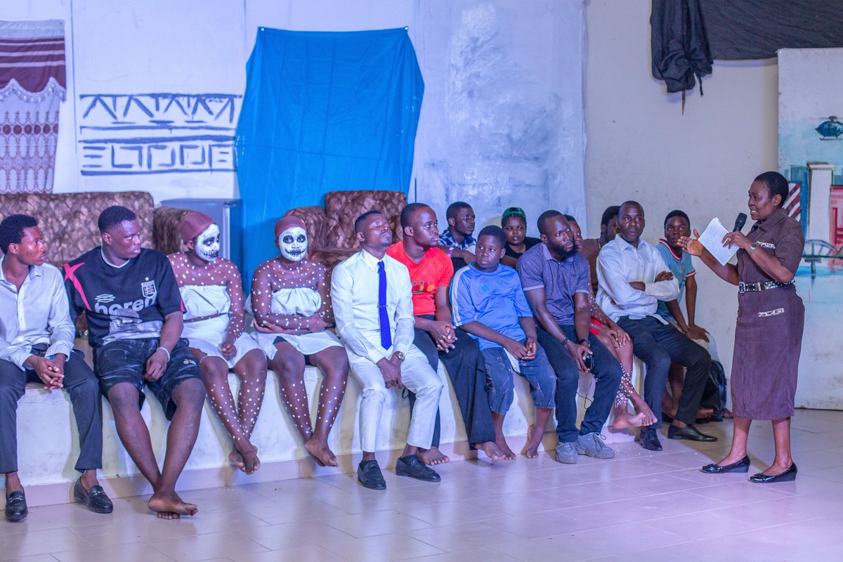 mcdrama_'s tweet photo. Picture content from Isadok written by Uwemedimo Atakpo a stage play directed by Asukwo Etuk and assisted by Charles Barcklayz for the just concluded PhD practical examination. Yours truly was part of the actors.
#StagePlay https://t.co/GuFU9iyiav