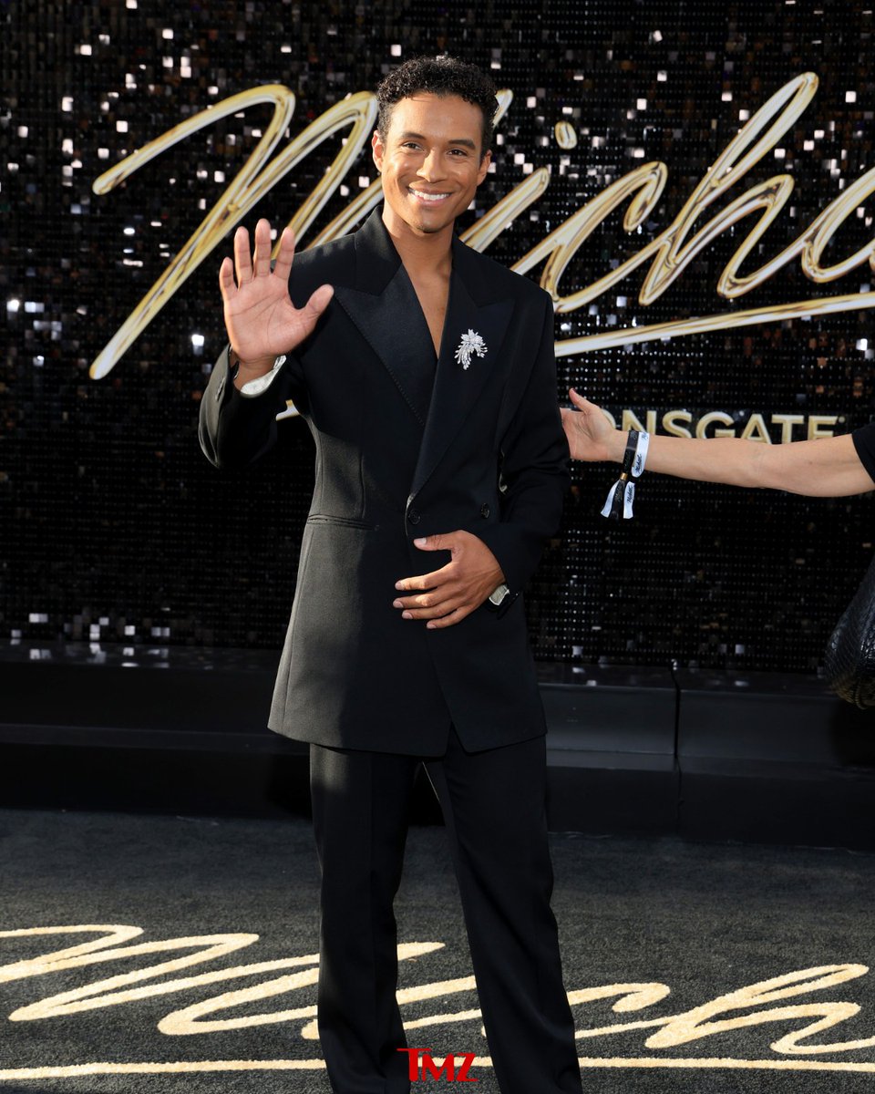 TMZ's tweet photo. The Michael Jackson biopic "Michael" has shattered a major box office milestone, becoming the first biopic in history to top $1B worldwide.

According to Lionsgate, the film reached $1.001 billion globally as of Sunday, with $371.8 million coming from North America and another $629.8 million from overseas markets. 🎬