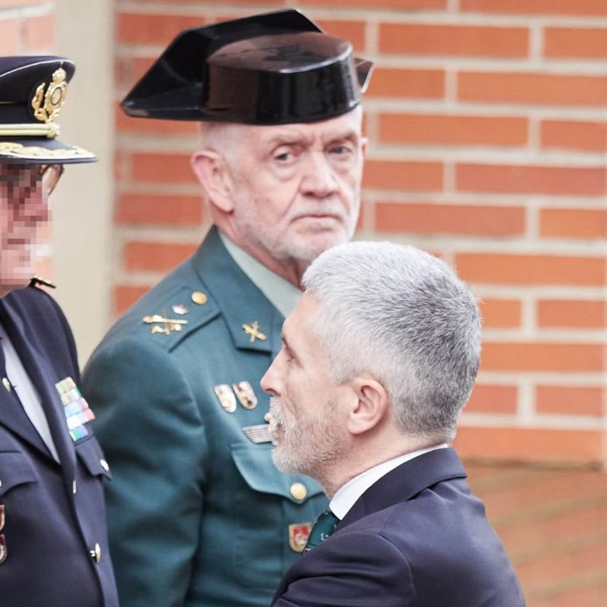 EugenioValle64's tweet photo. 🚨BOMBA! UCO DESCUBRE EXPEDIENTES GUARDADOS BAJO LLAVE en despacho del DAO. Documentos únicos sobre investigaciones del entorno de Sánchez. Sin digitalizar. ¿Custodia o control? RT🇪🇸 https://t.co/OznDdxPUni