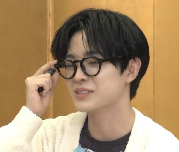 certified7K's tweet photo. 에 또 에..  쿠리쨩노 케츠와..  세카이노타카라모노데스요네 https://t.co/8e4ELA7mOx